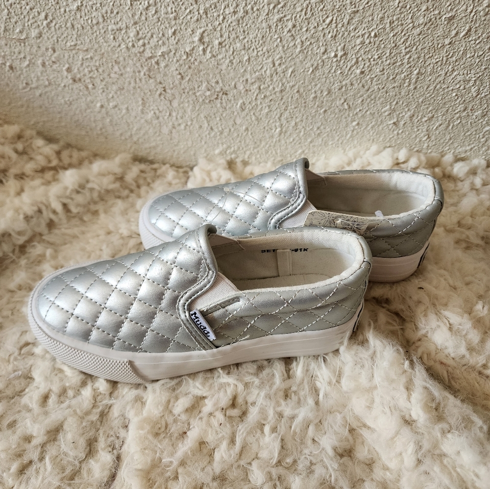Shoes - Picture 5 of 5